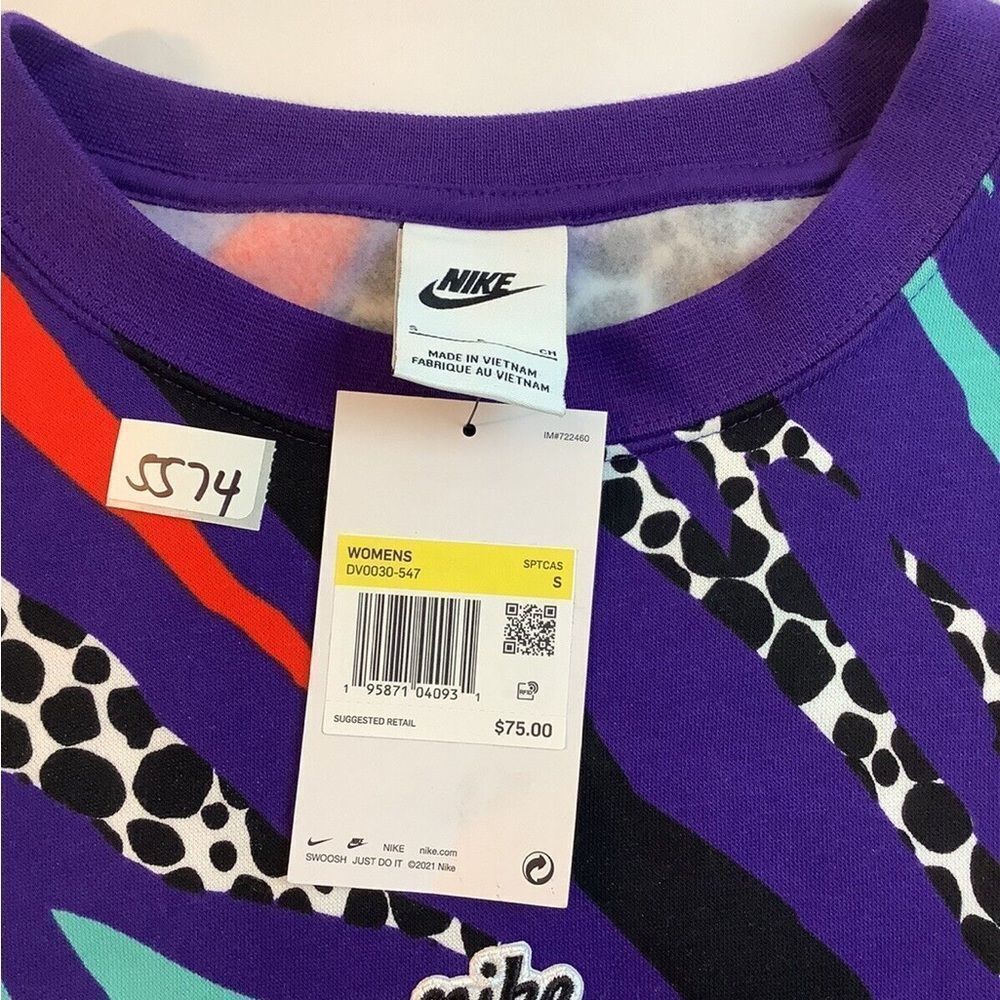 Women’s Nike Sweater Size Small 90’s Sportswear Inspired BRAND NEW - Picture 4 of 9